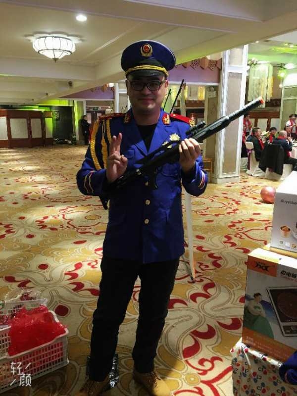 空空如也的第一张照片--爱情114