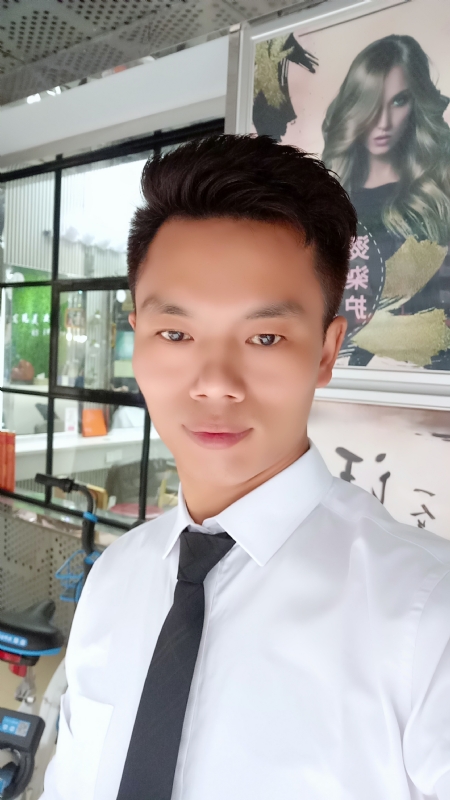 阳光男士的第一张照片--爱情114