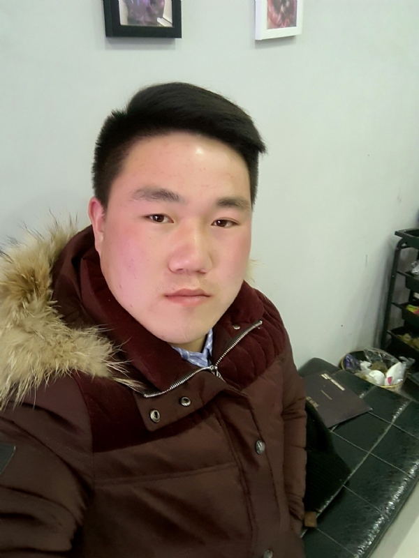 小飞的第一张照片--爱情114