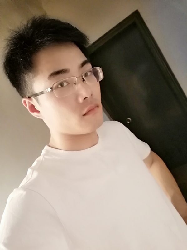 辉的第一张照片--爱情114