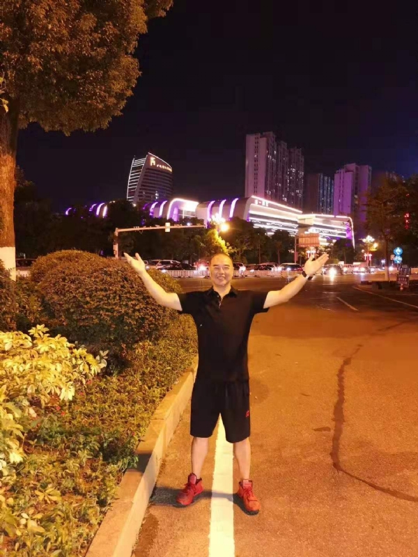 李国伟的第二张照片--爱情114