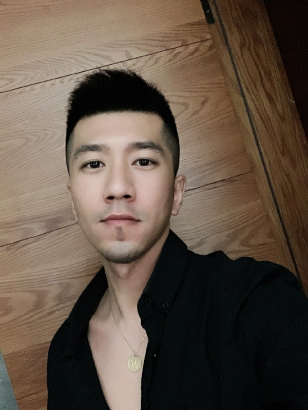 佳佳的第一张照片--爱情114