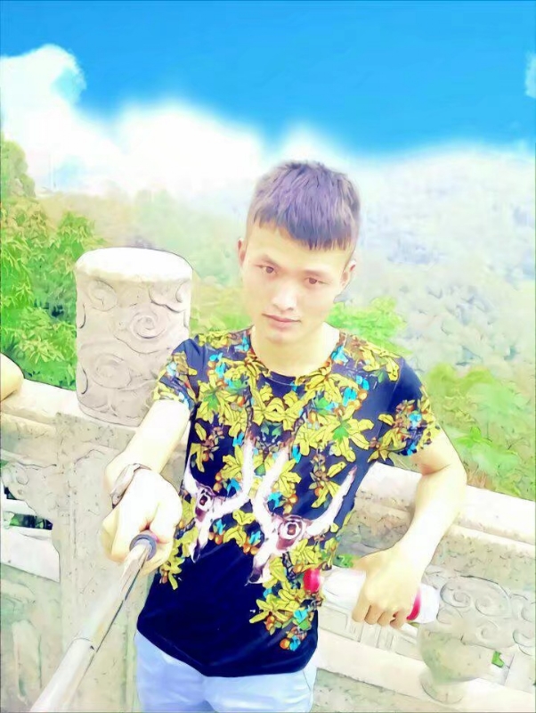 孤独王者元首的第一张照片--爱情114