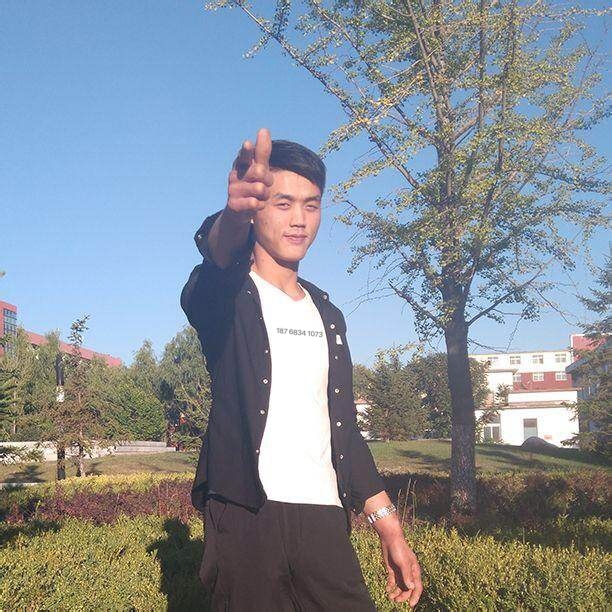 小受的第一张照片--爱情114