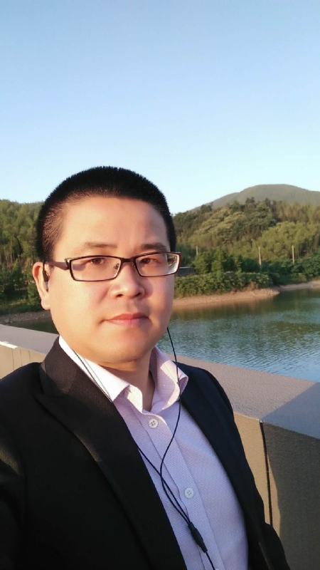 顾律师的第三张照片--爱情114