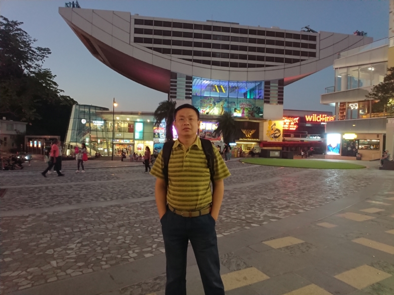 人间四月天的第一张照片--爱情114