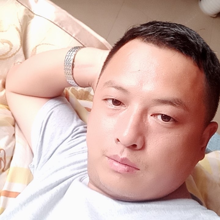 忘世情的第一张照片--爱情114