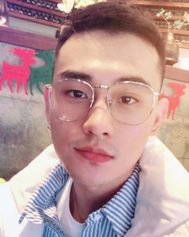 胡强很孤单的第一张照片--爱情114