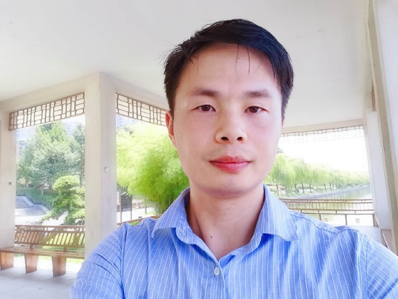 小艾同学的第一张照片--爱情114