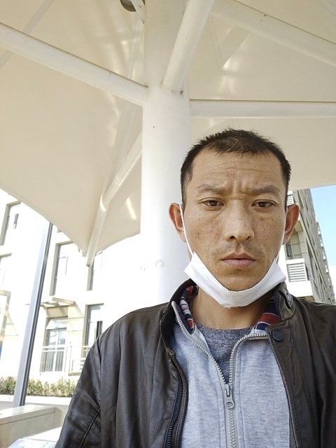 孤狼的第一张照片--爱情114