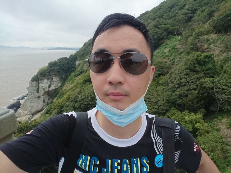 h君的第二张照片--爱情114