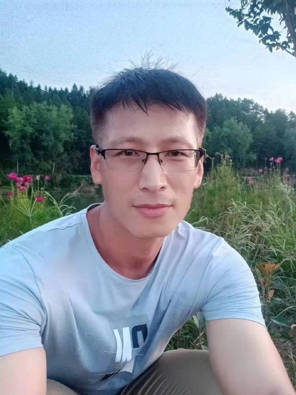 零零柒的第一张照片--爱情114