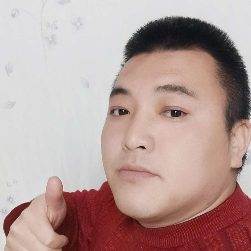 纯黑色的第一张照片--爱情114