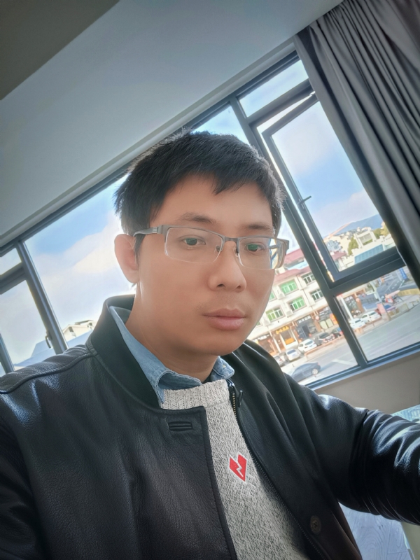 也许只是缺少一个拥抱的第二张照片--爱情114
