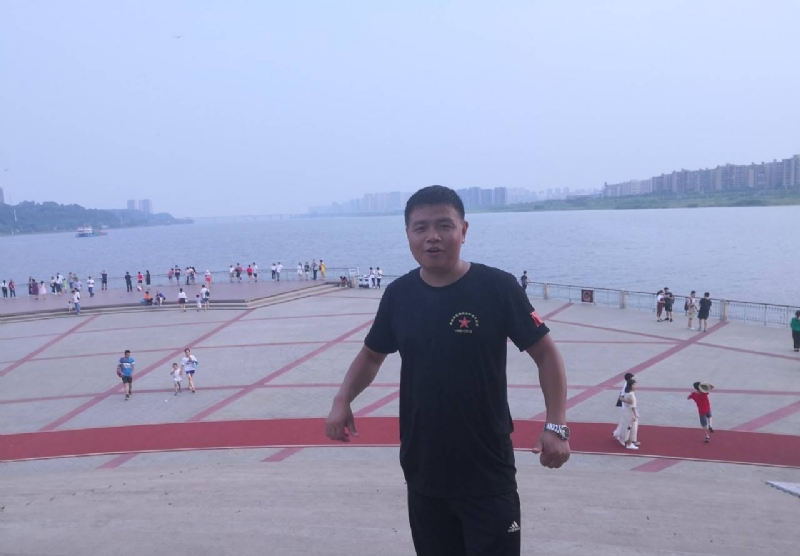 曾经心疼的我的第一张照片--爱情114