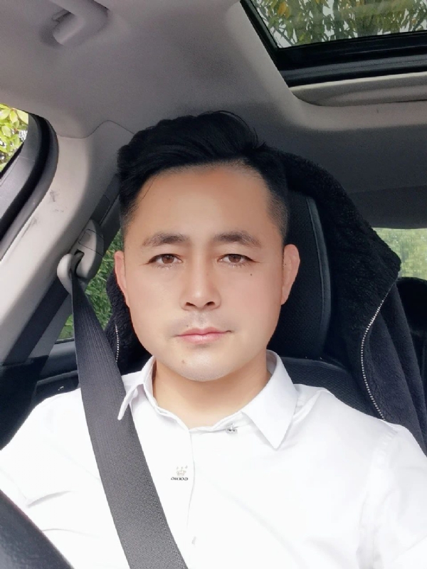 阿华大人的第一张照片--爱情114