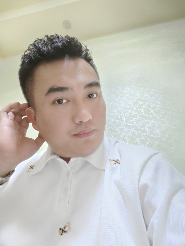 哈哈先生的第二张照片--爱情114