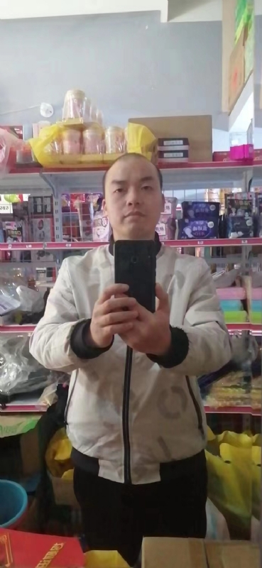 便利店的第一张照片--爱情114
