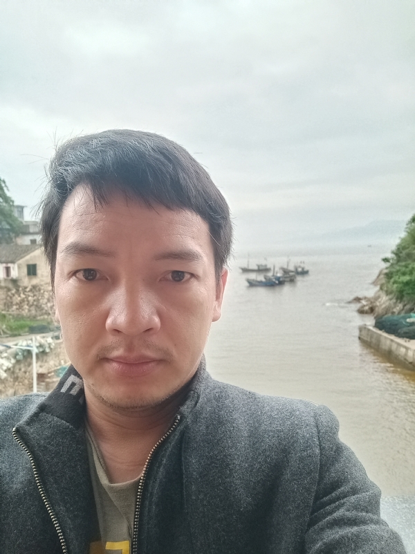 啊亮的第一张照片--爱情114