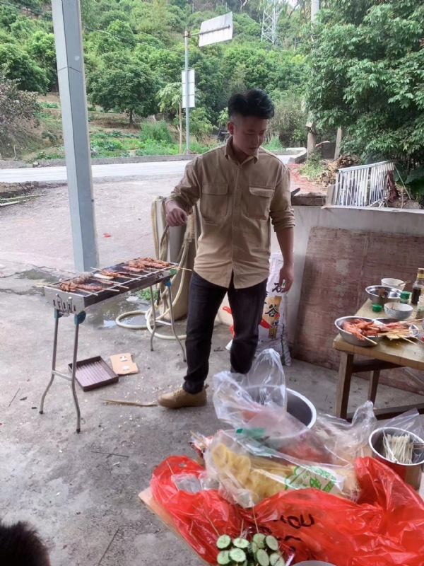 你黑我哟的第一张照片--爱情114